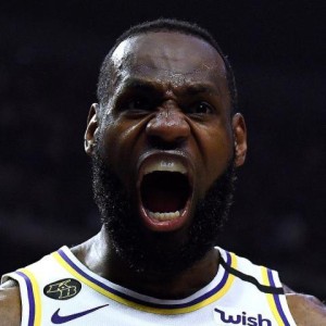 皇冠体育登录app网址-詹姆斯喊话NBA总裁：如果扩军到赌城 我想当老板