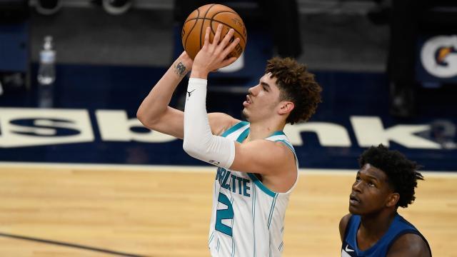 1620627257867026434.jpg LaMelo-Ball-vs-Anthony-Edwards-What-left-the-rookie-duel.jpg